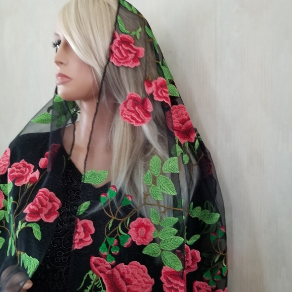 Rose Blossoms Embroidered on Black Mesh Mantilla Chapel Veil Modesty Wrap - Picture 1 of 12
